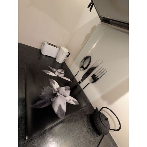 PROTEGE PLAQUE DE CUISSON Noire et Blanche 2 ORCHIDEES Réversible en noir uni