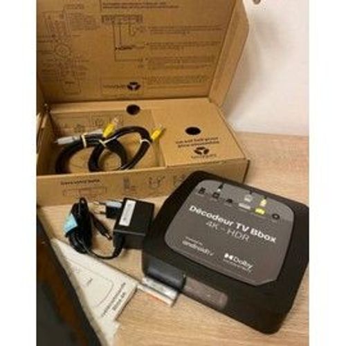 Decodeur TV 4K HDR Bbox Bouygues android vendu avec cable HDMI + cable ethernet + chargeur électrique secteur + cable ethernet, avec telecommande