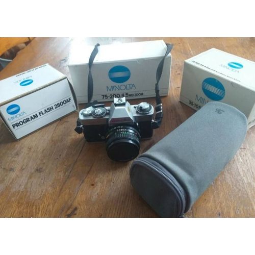 Appareil photo Minolta XD5 et ses accessoires