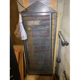 Cage Oiseaux 160 Cms De Haut Sur 57 Cms De Large Et De Profondeur