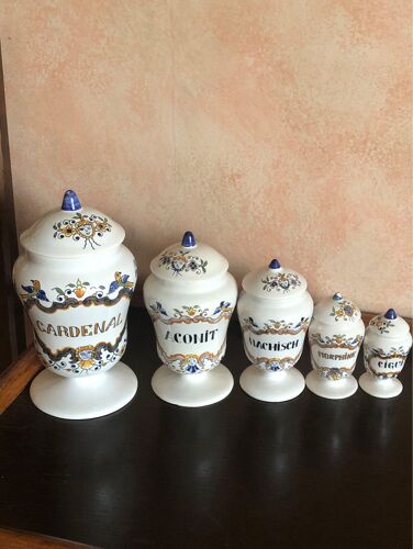 Série De Pots D’Apothicaires 