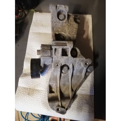 Galet Tendeur Courroie D'accessoires Moteur Clio 3 1.4 16v