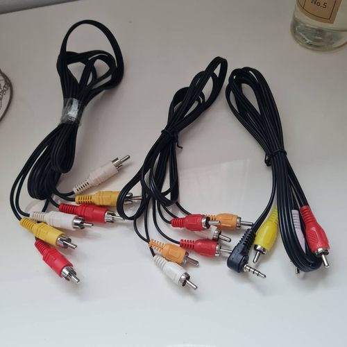 Lot de câbles audio vidéo