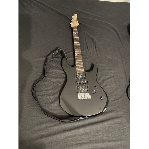 Guitare Électrique Yamaha Avec Accessoires 