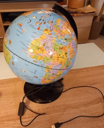 Globe Terrestre Lumineux Des Animaux