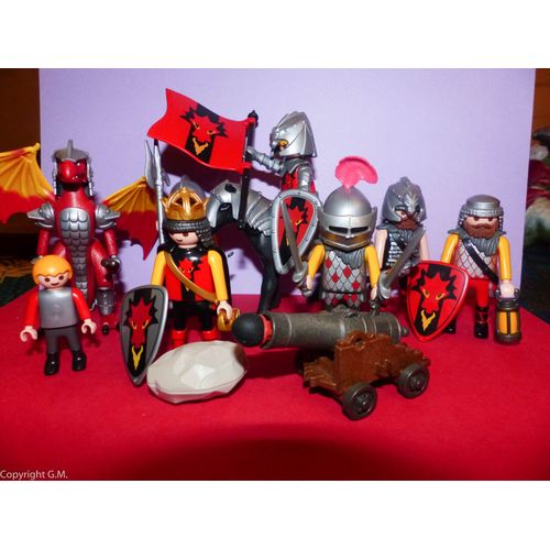 Lot Playmobils : Chevaliers Du Dragon Rouge + Dragon Equipés .