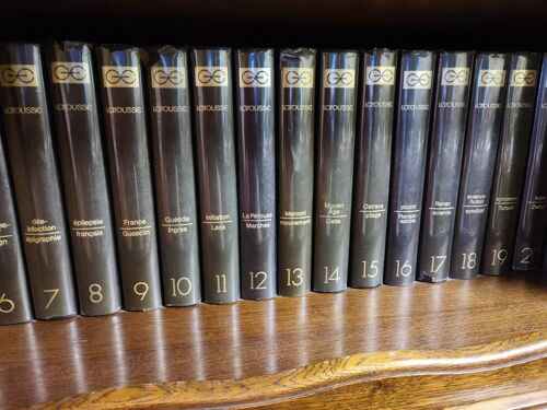 La Grande Encyclopédie Larousse , Édition De Luxe.