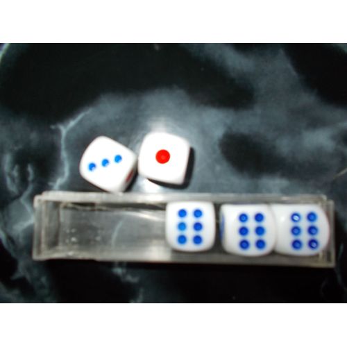 Boite De 5 Dés Pour Yam's Par Ex