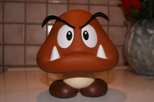 Collector - Figurine Gumba Nintendo H.15cm Et L15 Cm - Tres Rare