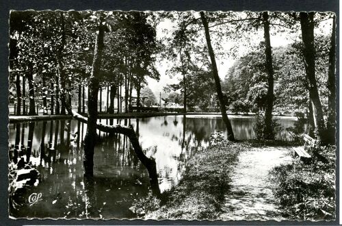 Carte Postale N°51, Plombières-Les-Bains, Les Bords Du Lac, 1956