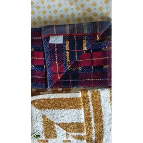 Lot De 2 Serviettes De Toilette : 1 Givenchy + 1 Jalla - Neuves