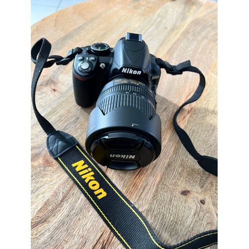 Nikon D3100 14.2 mpix + Objectif 18-105