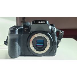 Panasonic Lumix DMC-GH4 16 mpix + Objectif Sigma 16mm f1.4  + Objectif lumix 12-32mm f3.5