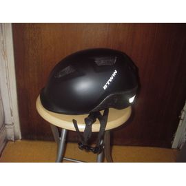 Casque Vélo Urbain100% Noir Btwin Décathlon, Taille L ( 59/63 Cm ), Réglage Par Molette Et Sangles De Réglages, Confort De La Tête Grâce Aux Inserts En Mousse Lavables, Ventilation 6 Trous D'aération.