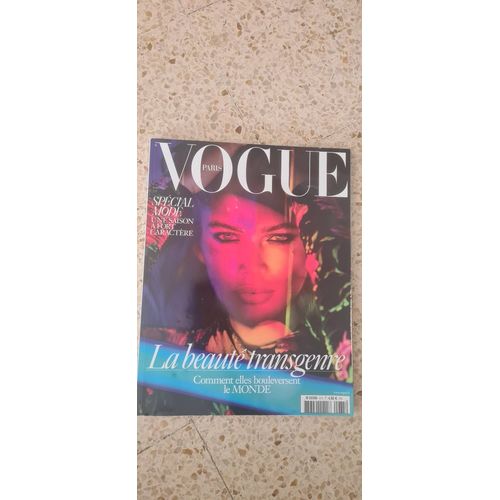 Magazine Vogue Paris. N 975 . Mars 2017# Valentina Sampaio