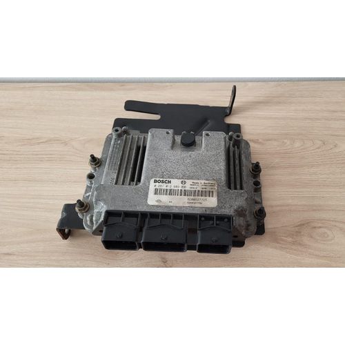 Calculateur Moteur Bosch Pour Renault Megan 2 En Bon État