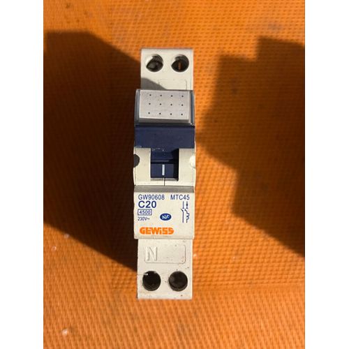 Disjoncteur C20 gewiss