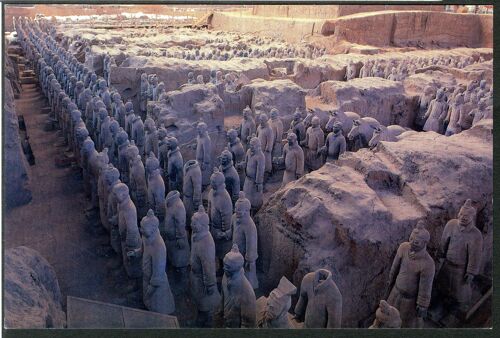 Carte Postale The Great Hall, Vault 1, In The Museum Of The Qin Terra-Cotta Of Warriors And Horses
