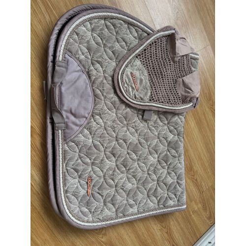 Ensemble Tapis Bonnet Équitation 