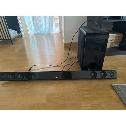 LG sound bar model NB300 200/240V 50/60W Bluetooth + caisson