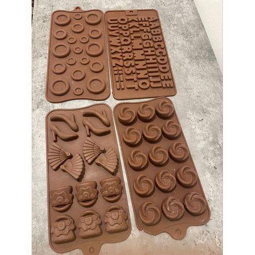 Lot De 4 Petits Moules En Silicone 