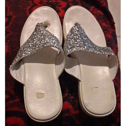 Tongs Strass Taille 42 ..