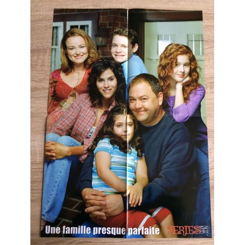 Poster De La Série Une Famille Presque Parfaite