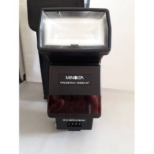 MINOLTA FLAH 4000AF AVEC ETUI ET PILES