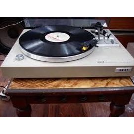 AKAI AP - B20 C - platine vinyle vintage 80 - a courroie , 33 et 45 trs