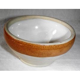 Terrine Ronde En Grès Intérieur Émaillé Blanc Diamètre Intérieur 10cm Hauteur 5,7cm.