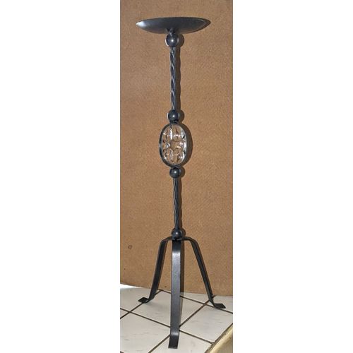 Bougeoir / Chandelier sur pied en fer forgé