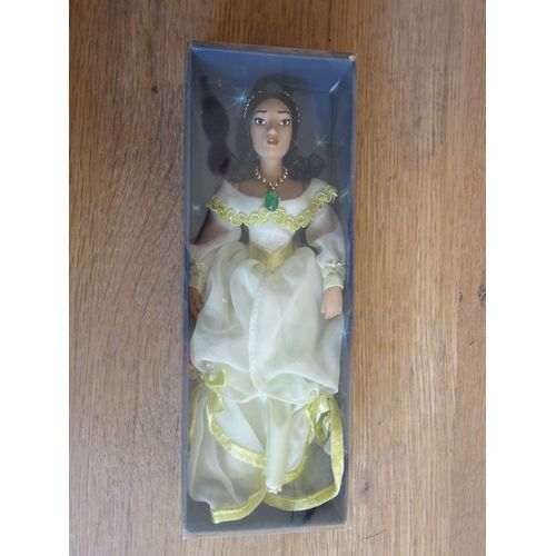 Poupée Porcelaine Disney Pocahontas En Londonienne
