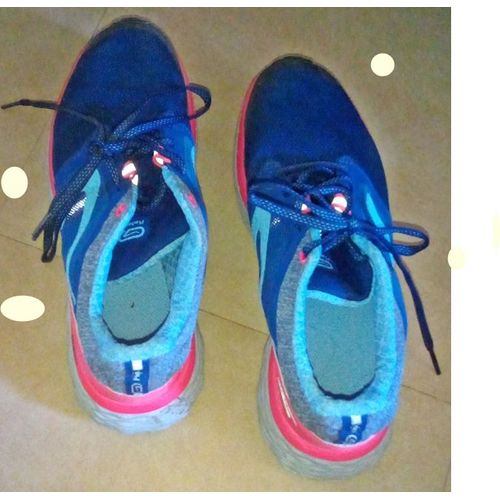 Baskets Kalenji Taille 41-42 ..