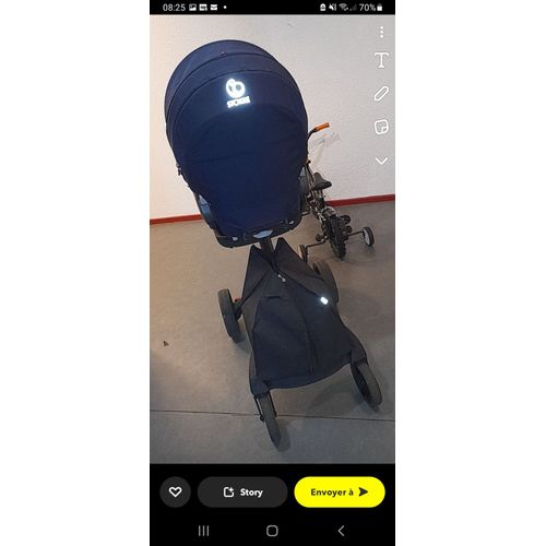 Poussette Stokke En Excellent État Couleur Bleu Nuit Contenant Le Socle, Le Siège Qu'on Peut Mettre Face À L'adulte Ou Face À L'extérieur Et Habillage De Pluie De La Même Marque. Très Pratique.