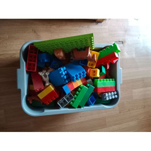 Boite de legos en vrac pour enfant