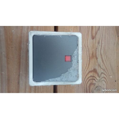 Bouton poussoir étanche avec voyant lumineux