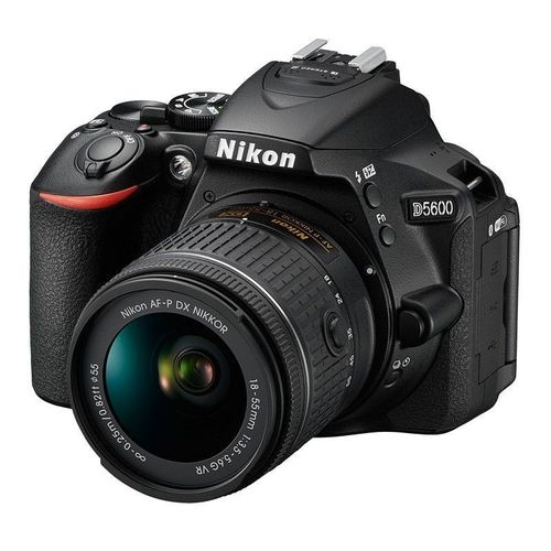 Nikon D5600 + AF-P 18-55 mm VR