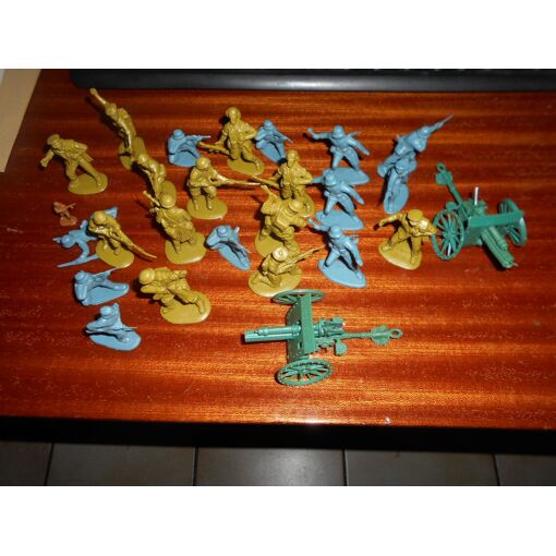 LOT DE 43 petits soldats Starlux en plastique peint EUR 12,00 - FR