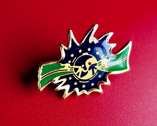Pins Etoiles Europe. Les Gagnants. Main Dans La Main. Signé Winner