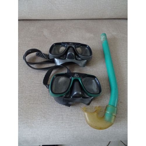 2 Masques De Plongée Cressi Sub + Tuba