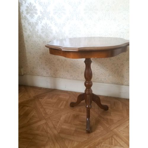 Guéridon En Bois, Dessus Effet Marquèterie