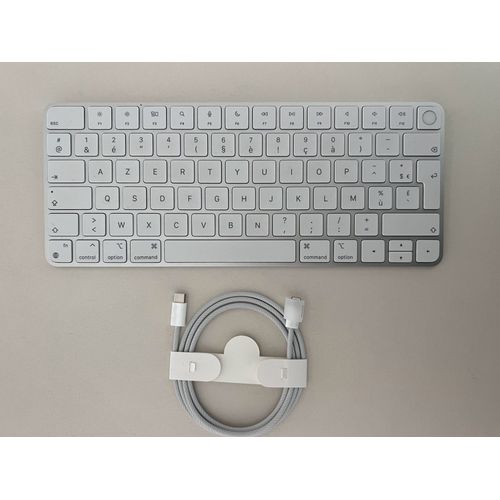 Magic Keyboard avec Touch ID pour Mac avec puce Apple - Français