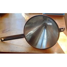 Passoire Conique En  Inox 18/10 (Chinois) - Jonas Made In Sweden ,Diamètre Large 20.8cm ,Hauteur 19cm Avec Système D Accroche Stable