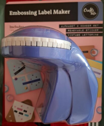 Etiqueteuse Manuelle - 47 Caractères (Majuscules, Chiffres, Signes) - Ruban Noir Préinstallé