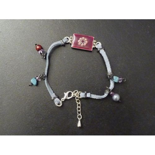 Bracelet En Daim Bleu Ciel Et En Métal Argenté