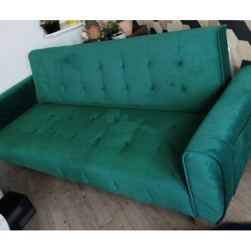 Vente D'un Canapé Vet Velours État Neuf Clic Clac Petite Poches De Chaque Côté Une Assise Confortable De 50cm