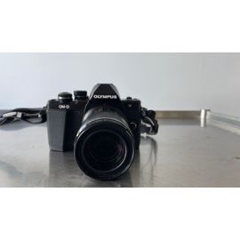 Olympus OM-D E-M10 Mark II 16.1 mpix + Objectif macro 60mm