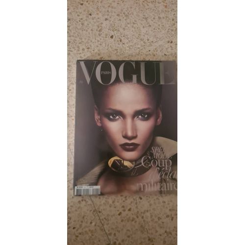 Magaeinr Vogue Paris. N 905. Mars 2010