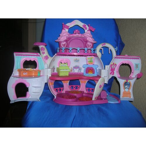 Maison  Lumineuse My Little Pony Hasbro 2006 Le Palais Du Thé En Forme De Théière 36,5 X 38 Cm.