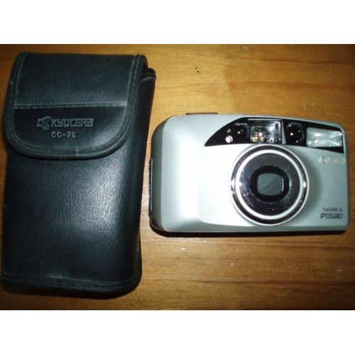 APPAREIL PHOTO YASHICA POWER ZOOM 80 AVEC HOUSSE .